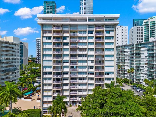 1420 Brickell Bay Dr 1401A, Miami, FL 33131