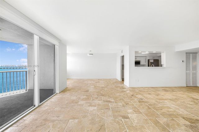 1420 Brickell Bay Dr 1401A, Miami, FL 33131