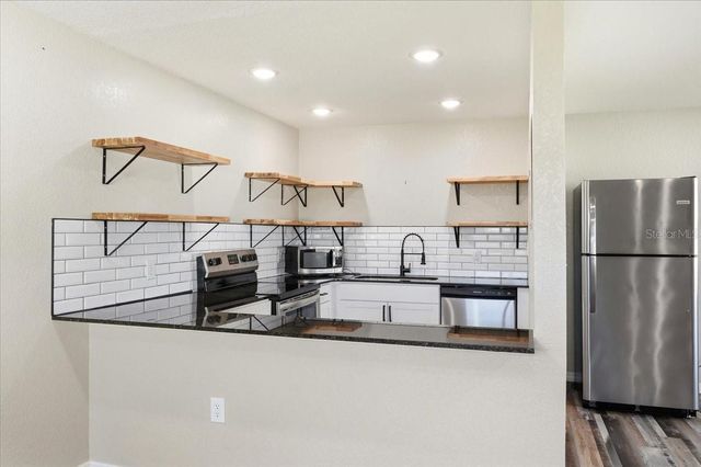 205 ANDOVER PLACE N 119, Sun City Center, FL 33573