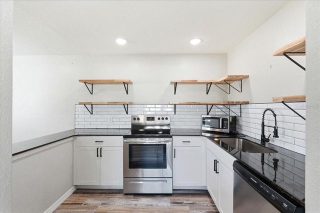 205 ANDOVER PLACE N 119, Sun City Center, FL 33573