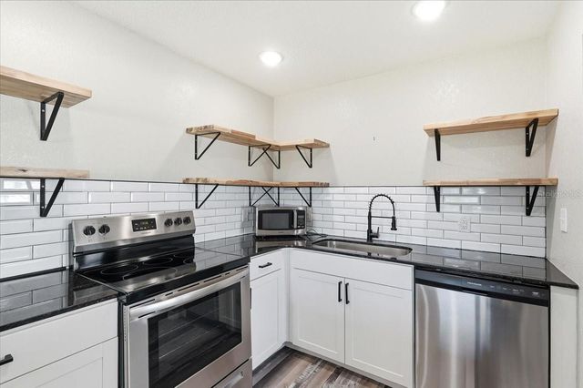 205 ANDOVER PLACE N 119, Sun City Center, FL 33573