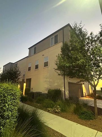 5252 Beachfront 196, San Diego, CA 92154