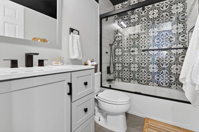 1658 Geranium Drive, Lewis Center, OH 43035