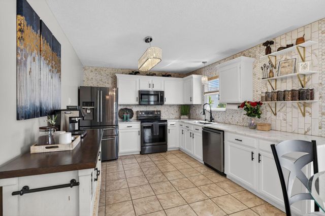 1658 Geranium Drive, Lewis Center, OH 43035