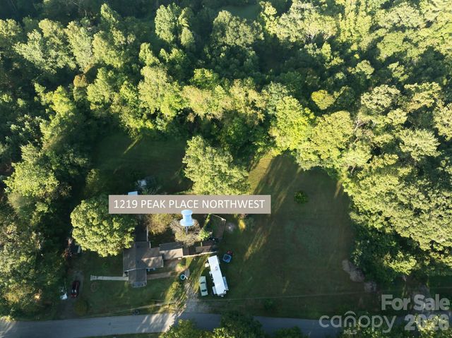 1219 Peak Place NW, Lenoir, NC 28645