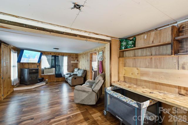 1219 Peak Place NW, Lenoir, NC 28645