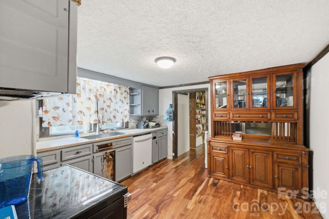 1219 Peak Place NW, Lenoir, NC 28645