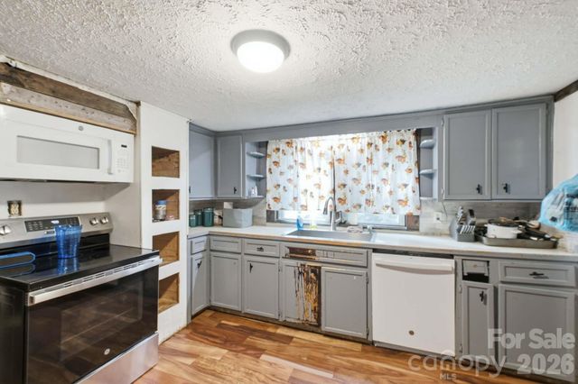 1219 Peak Place NW, Lenoir, NC 28645