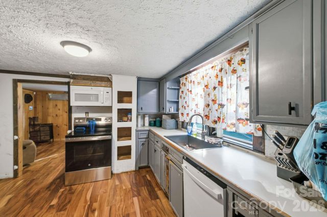 1219 Peak Place NW, Lenoir, NC 28645