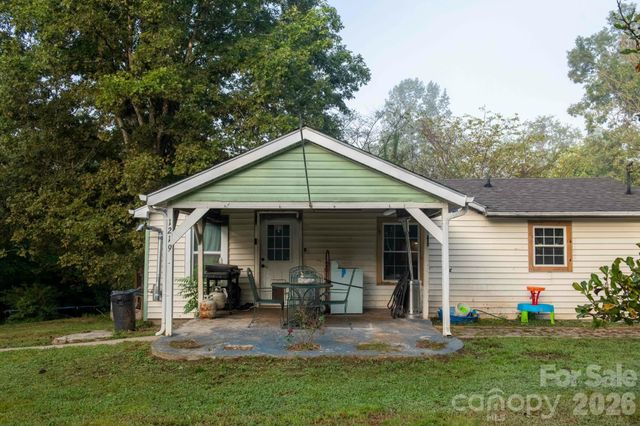 1219 Peak Place NW, Lenoir, NC 28645