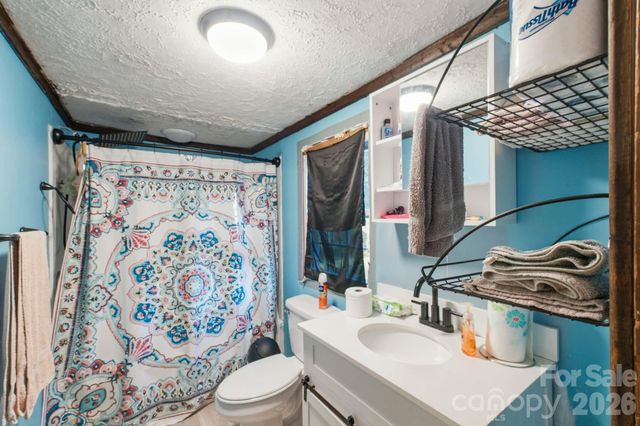 1219 Peak Place NW, Lenoir, NC 28645