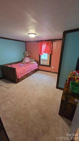 1219 Peak Place NW, Lenoir, NC 28645