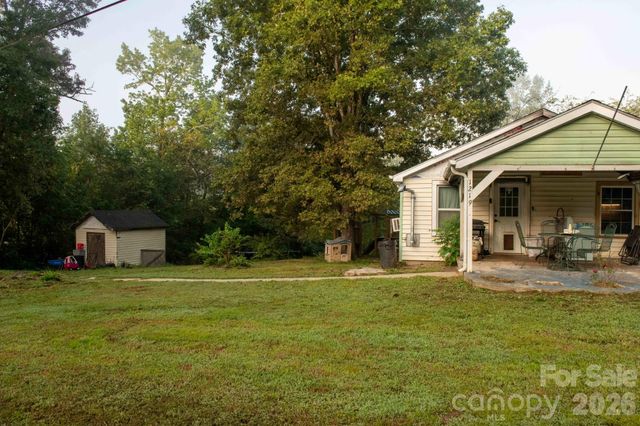 1219 Peak Place NW, Lenoir, NC 28645