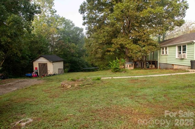 1219 Peak Place NW, Lenoir, NC 28645