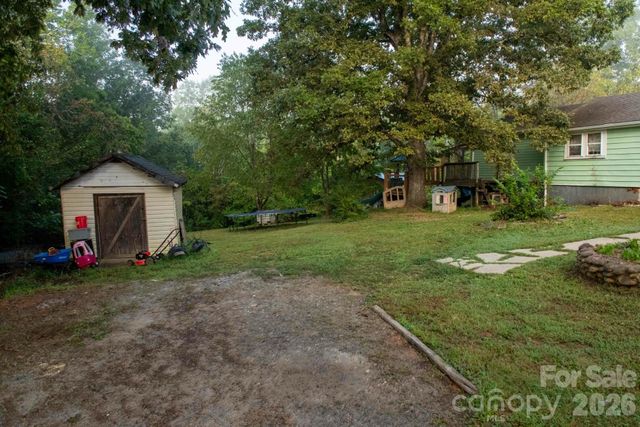 1219 Peak Place NW, Lenoir, NC 28645