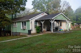 1219 Peak Place NW, Lenoir, NC 28645