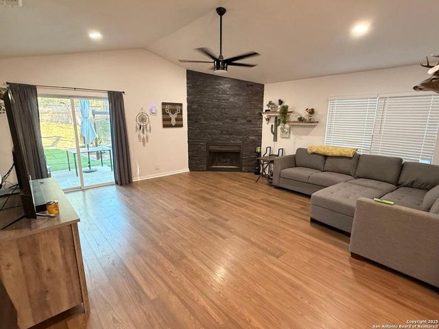 258 Burlington Dr., San Antonio, TX 78245