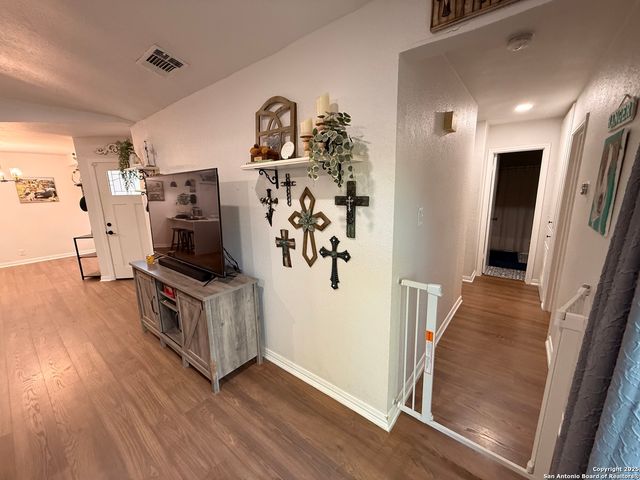 258 Burlington Dr., San Antonio, TX 78245