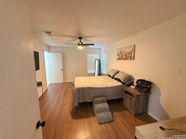 258 Burlington Dr., San Antonio, TX 78245