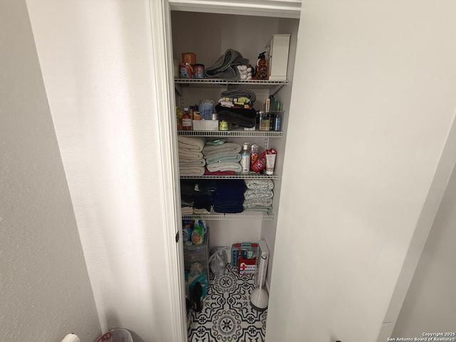 258 Burlington Dr., San Antonio, TX 78245