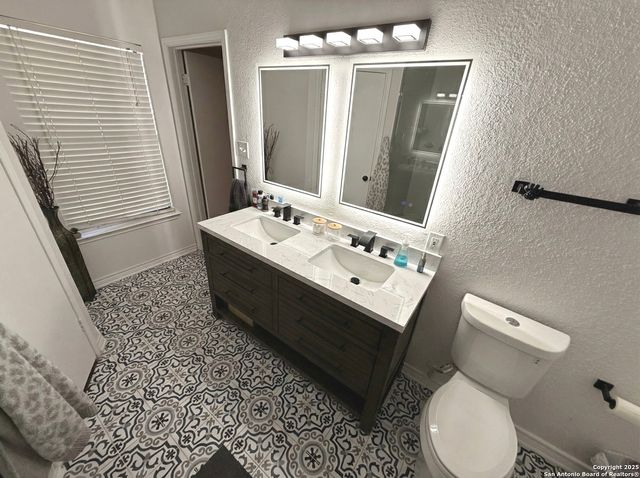 258 Burlington Dr., San Antonio, TX 78245