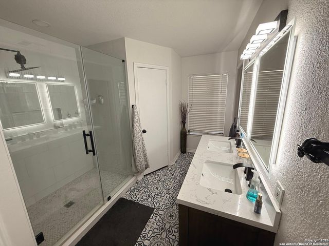 258 Burlington Dr., San Antonio, TX 78245