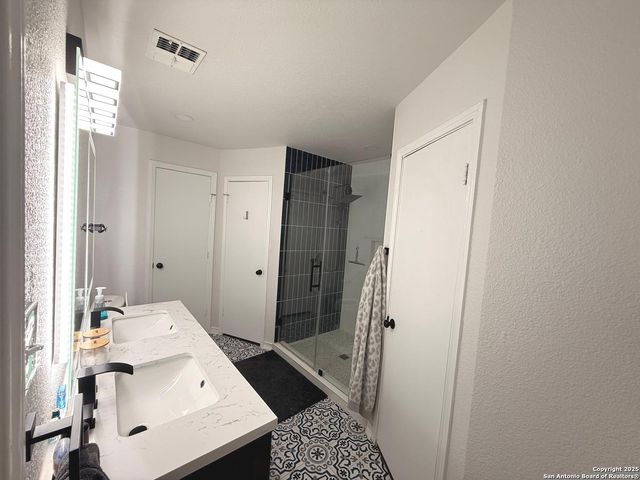 258 Burlington Dr., San Antonio, TX 78245