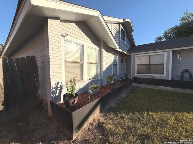 258 Burlington Dr., San Antonio, TX 78245