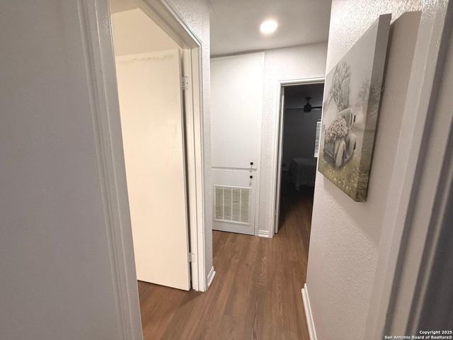 258 Burlington Dr., San Antonio, TX 78245