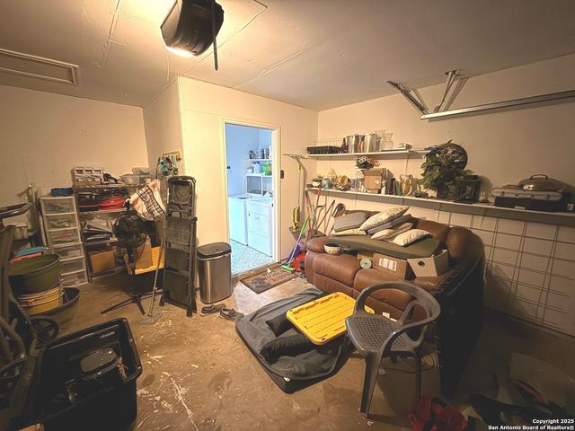 258 Burlington Dr., San Antonio, TX 78245