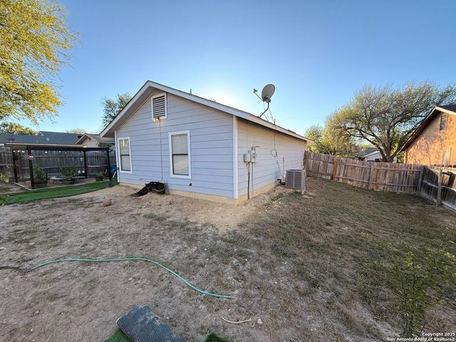 258 Burlington Dr., San Antonio, TX 78245