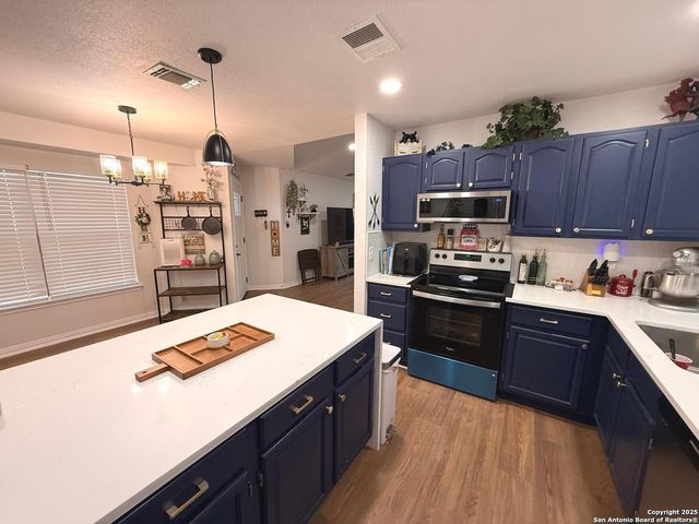 258 Burlington Dr., San Antonio, TX 78245