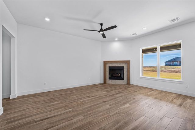 5867 Tadpole Dr, Elgin, OK 73538