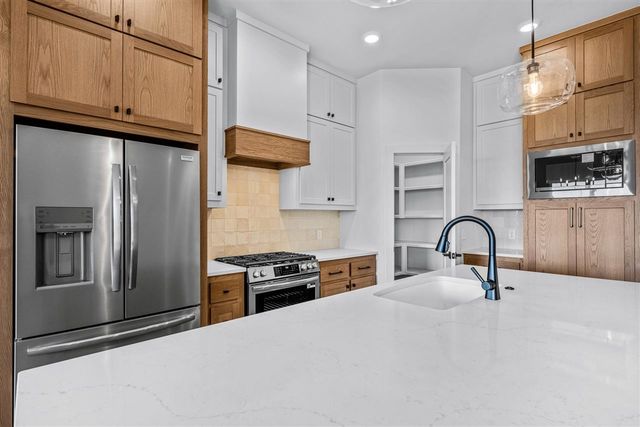 5867 Tadpole Dr, Elgin, OK 73538