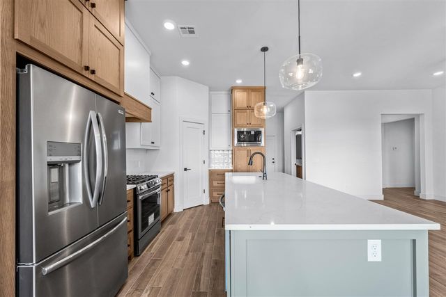 5867 Tadpole Dr, Elgin, OK 73538