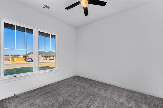 5867 Tadpole Dr, Elgin, OK 73538