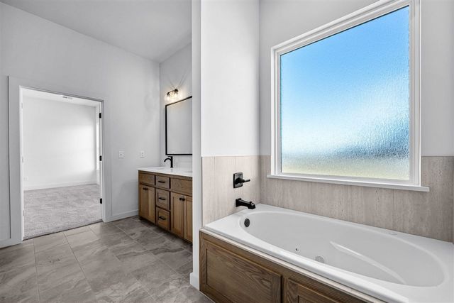 5867 Tadpole Dr, Elgin, OK 73538