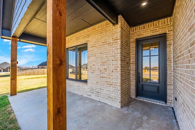 5867 Tadpole Dr, Elgin, OK 73538