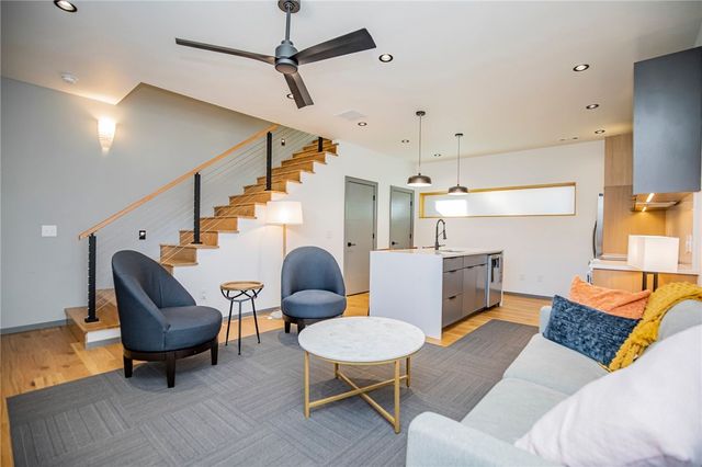 700-710 SE B, Bentonville, AR 72712