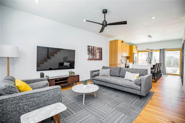 700-710 SE B, Bentonville, AR 72712