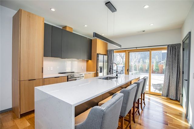 700-710 SE B, Bentonville, AR 72712