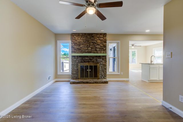 8201 Huntsman Trail, Louisville, KY 40291