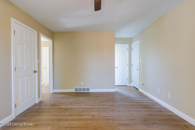 8201 Huntsman Trail, Louisville, KY 40291