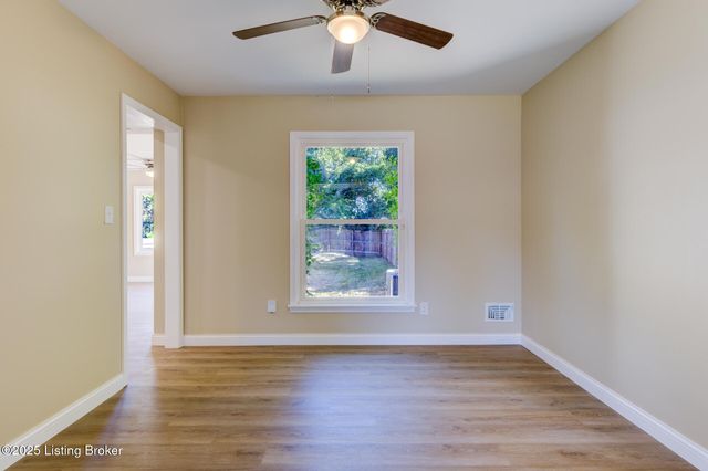 8201 Huntsman Trail, Louisville, KY 40291