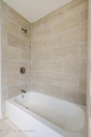 8201 Huntsman Trail, Louisville, KY 40291