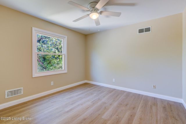 8201 Huntsman Trail, Louisville, KY 40291
