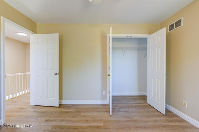 8201 Huntsman Trail, Louisville, KY 40291