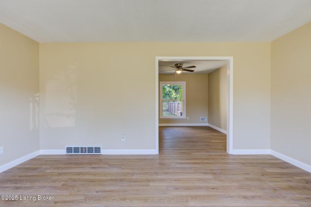 8201 Huntsman Trail, Louisville, KY 40291