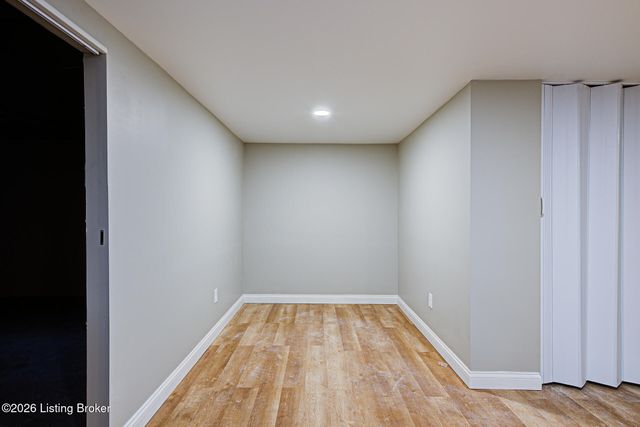 8201 Huntsman Trail, Louisville, KY 40291