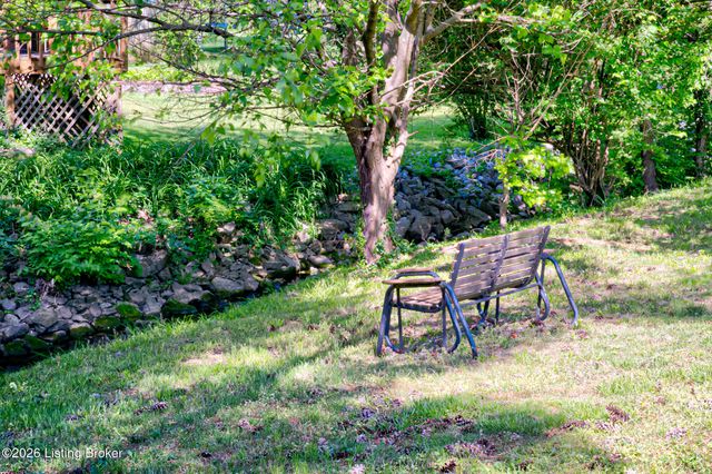 8201 Huntsman Trail, Louisville, KY 40291